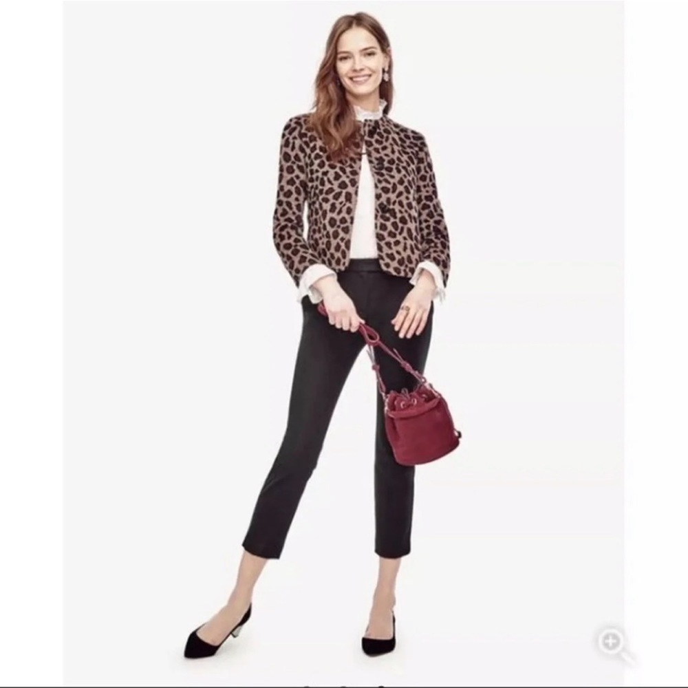 Ann Taylor Leopard Wool Crop Blazer Brown Black
Size M